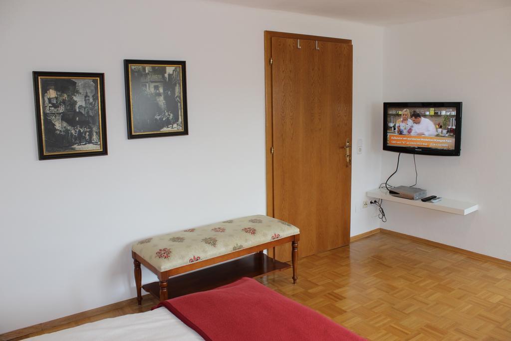 Ferienwohnung Und Gaestezimmer Korb Krumpendorf Camera foto
