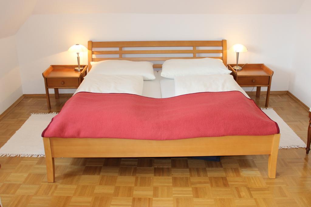 Ferienwohnung Und Gaestezimmer Korb Krumpendorf Camera foto