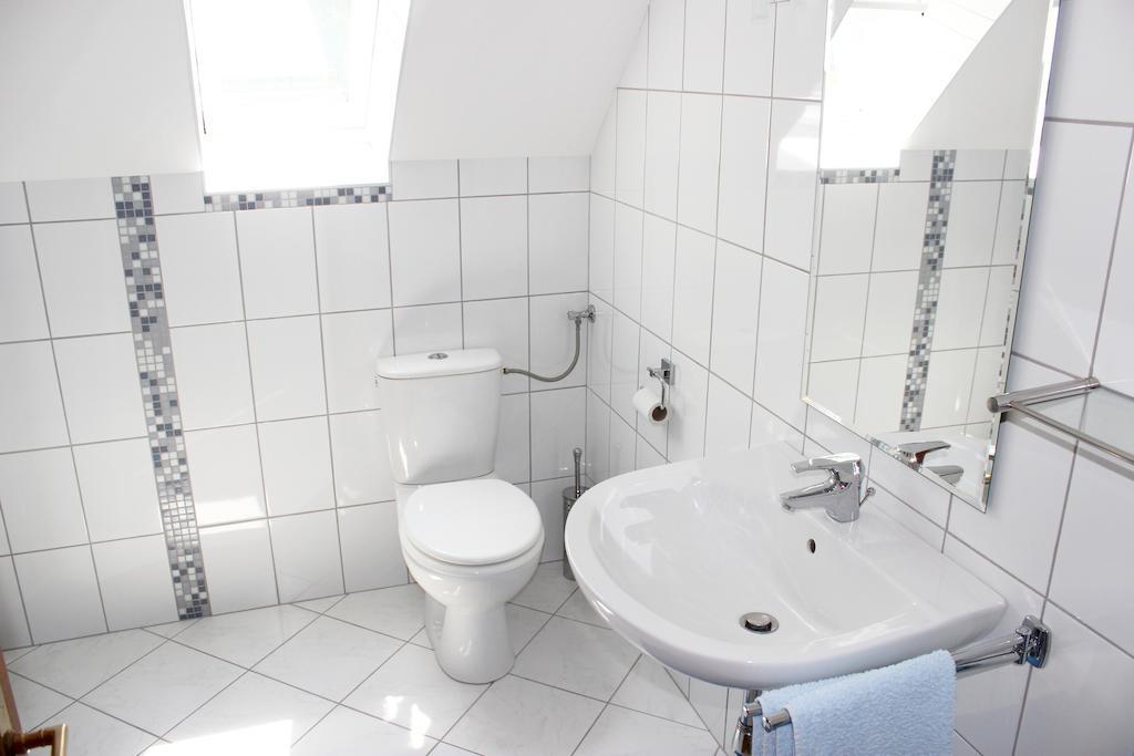 Ferienwohnung Und Gaestezimmer Korb Krumpendorf Camera foto